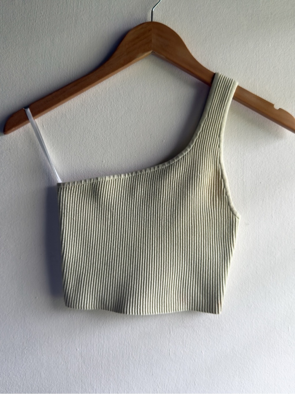 Babaton Aritzia Sculpt Knit One-Shoulder Crop Top